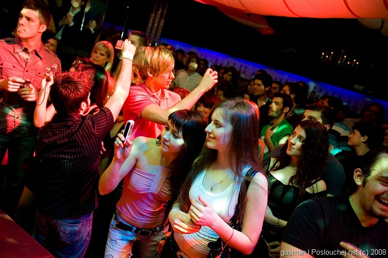 CALVIN KLEIN UNDERWEAR PRESENTS REHAB  - Pátek 4. 4. 2008