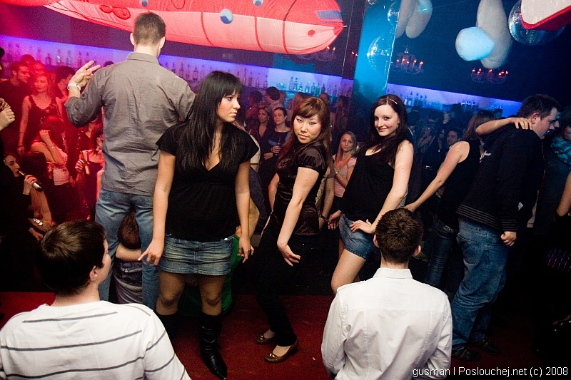 CALVIN KLEIN UNDERWEAR PRESENTS REHAB  - Pátek 4. 4. 2008