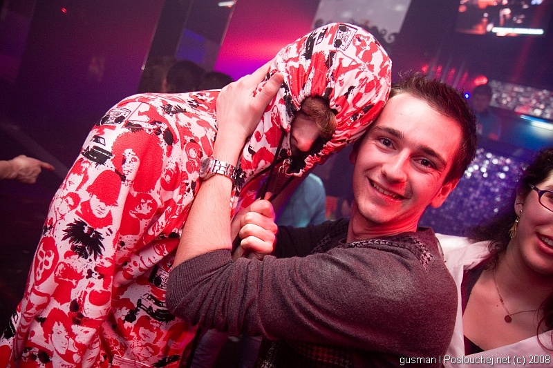 CALVIN KLEIN UNDERWEAR PRESENTS REHAB  - Pátek 4. 4. 2008