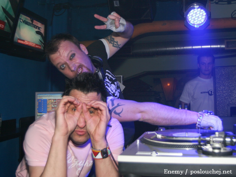 CYBERTRONIC WARM-UP - Čtvrtek 3. 4. 2008