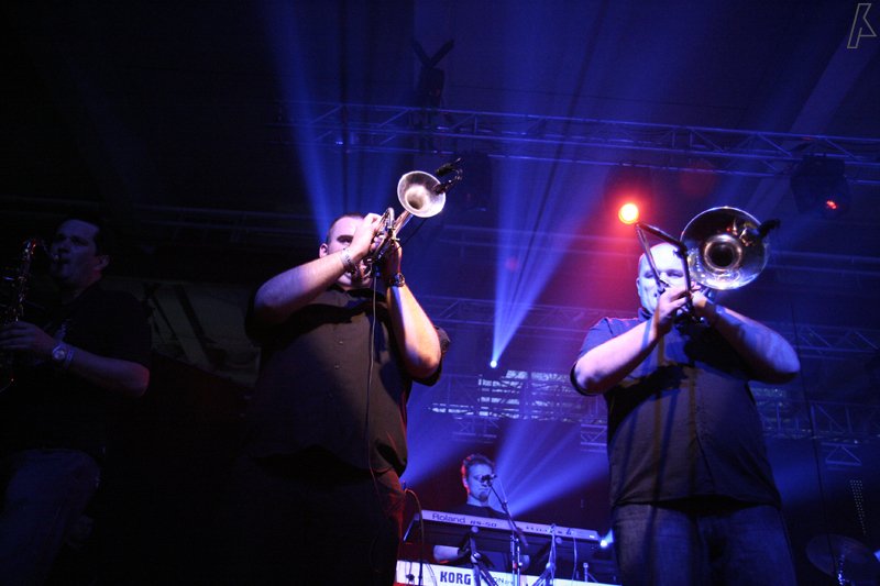 JARNÍ O2 SÁZAVAFEST - Pátek 11. 4. 2008