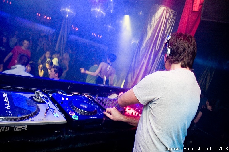 OPERA HOUSE – BIRTHDAY PARTY - Pátek 11. 4. 2008