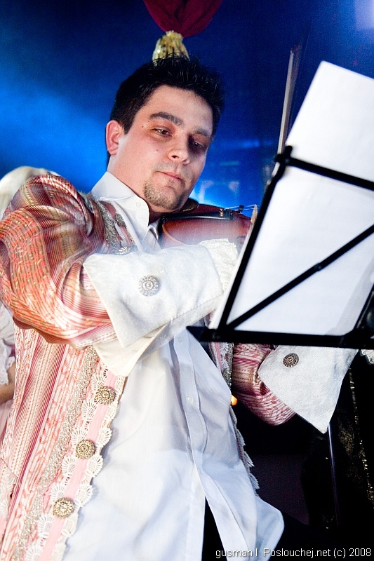 OPERA HOUSE – BIRTHDAY PARTY - Pátek 11. 4. 2008