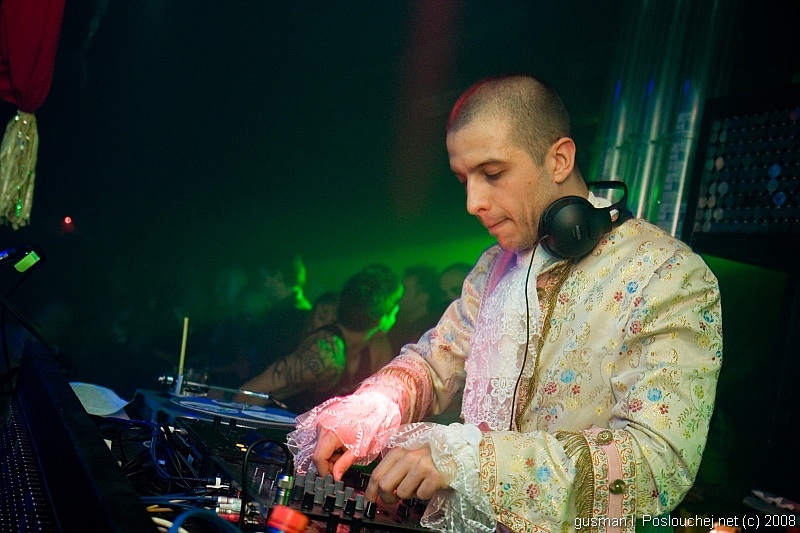 OPERA HOUSE – BIRTHDAY PARTY - Pátek 11. 4. 2008