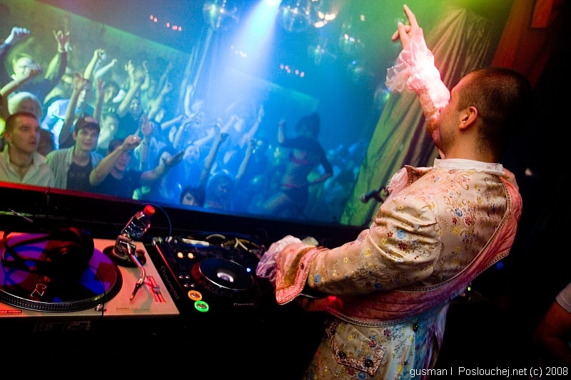 OPERA HOUSE – BIRTHDAY PARTY - Pátek 11. 4. 2008