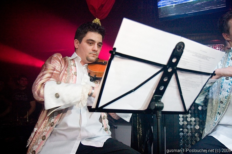OPERA HOUSE – BIRTHDAY PARTY - Pátek 11. 4. 2008