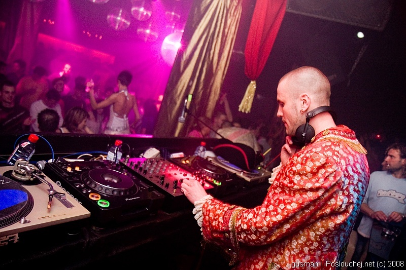 OPERA HOUSE – BIRTHDAY PARTY - Pátek 11. 4. 2008