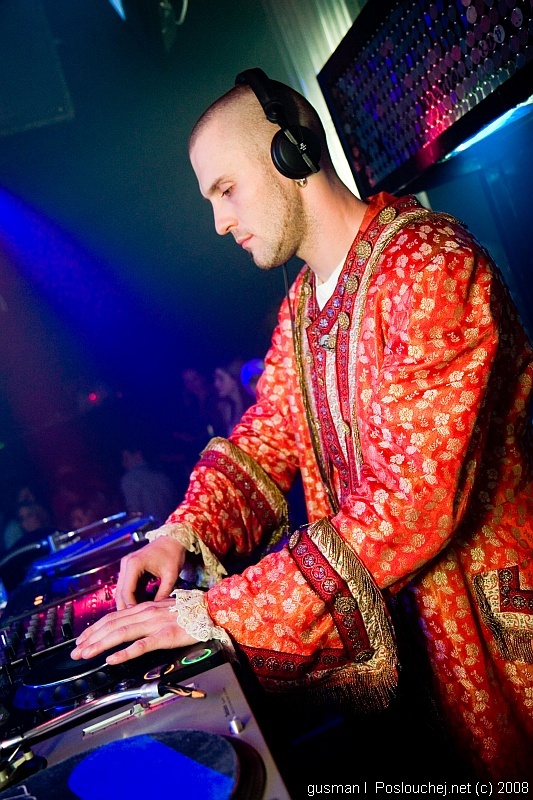 OPERA HOUSE – BIRTHDAY PARTY - Pátek 11. 4. 2008