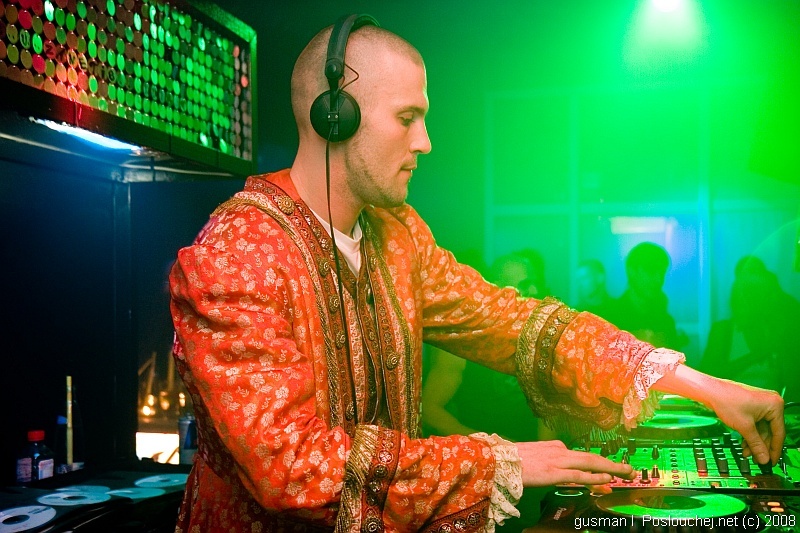 OPERA HOUSE – BIRTHDAY PARTY - Pátek 11. 4. 2008