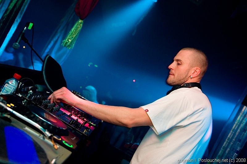 OPERA HOUSE – BIRTHDAY PARTY - Pátek 11. 4. 2008
