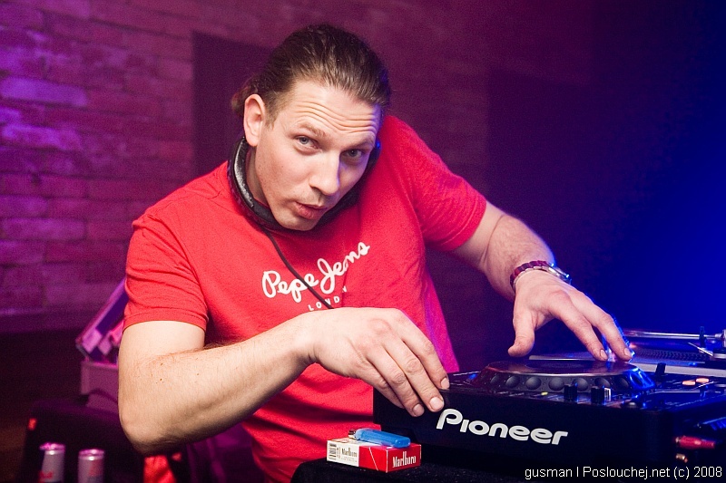 VIBE PRESENTS SPRING SENSATION - Sobota 12. 4. 2008