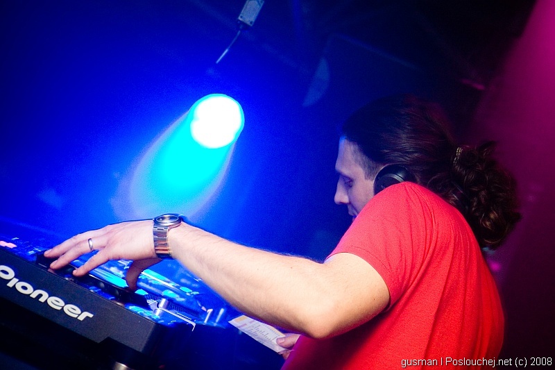 VIBE PRESENTS SPRING SENSATION - Sobota 12. 4. 2008