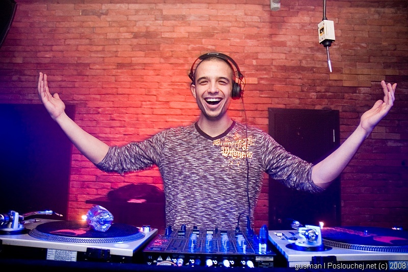 VIBE PRESENTS SPRING SENSATION - Sobota 12. 4. 2008