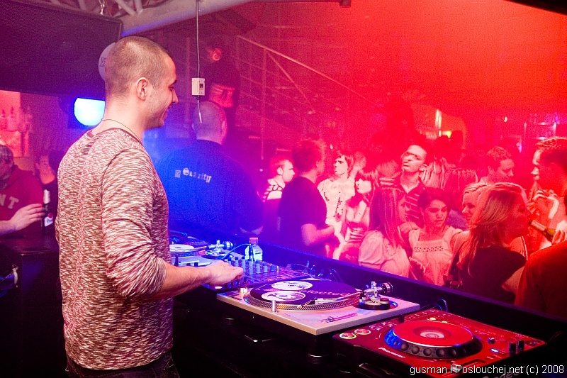 VIBE PRESENTS SPRING SENSATION - Sobota 12. 4. 2008