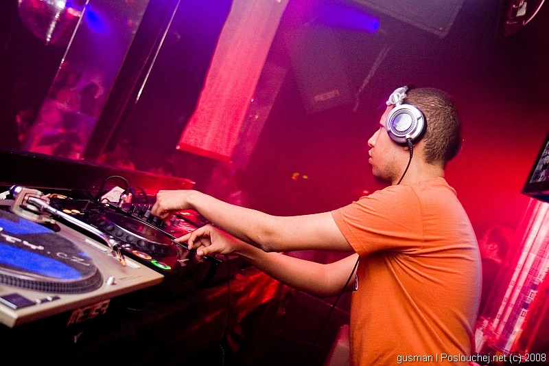 VIBE PRESENTS SPRING SENSATION - Sobota 12. 4. 2008