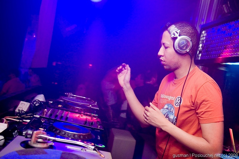 VIBE PRESENTS SPRING SENSATION - Sobota 12. 4. 2008