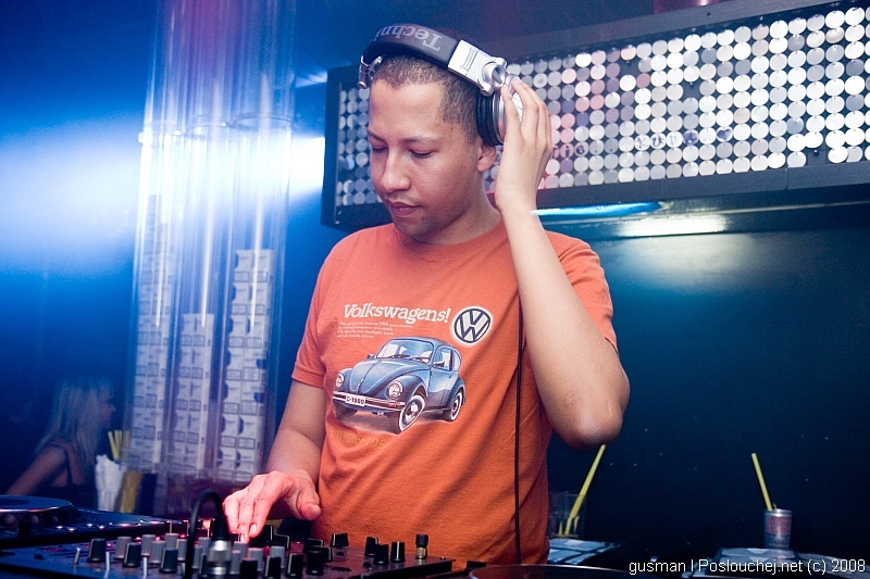 VIBE PRESENTS SPRING SENSATION - Sobota 12. 4. 2008