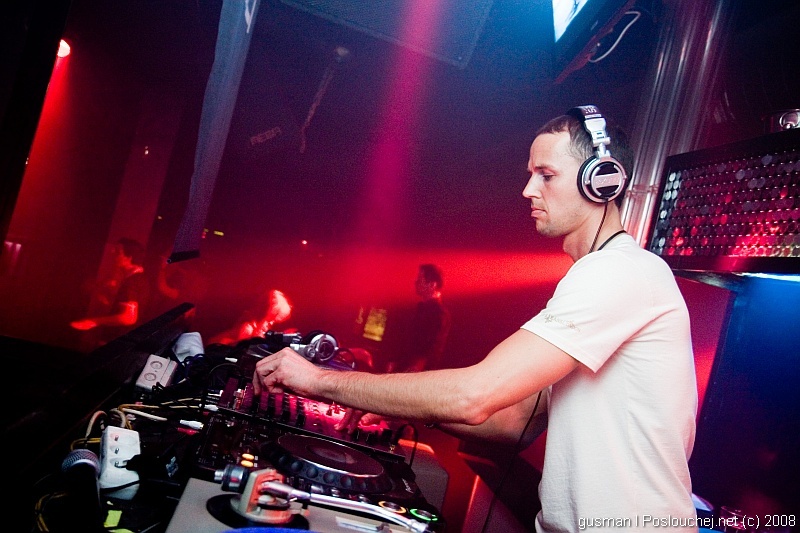 VIBE PRESENTS SPRING SENSATION - Sobota 12. 4. 2008