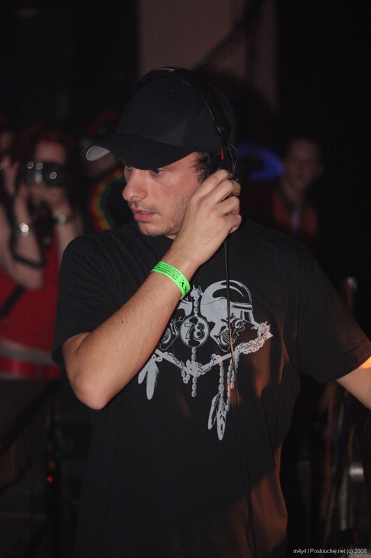 BUSH - NIGHTLIFE 4 TOUR  - Pátek 18. 4. 2008