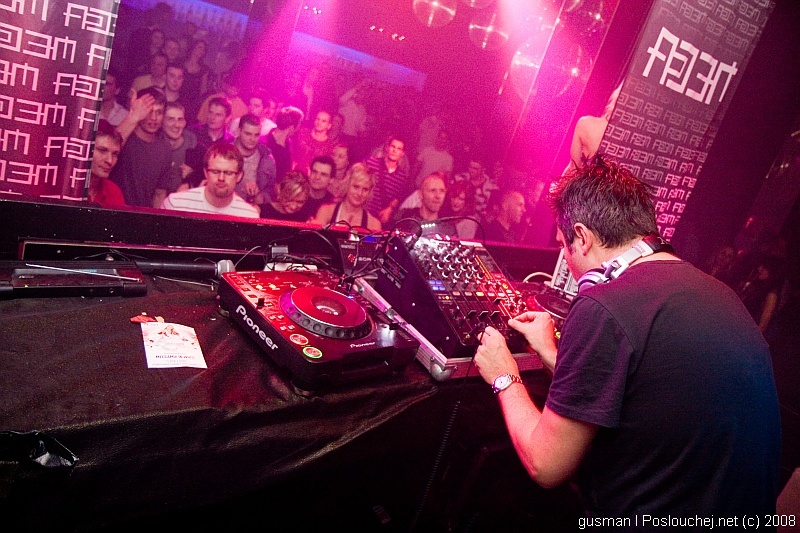 MECCA PRESENTS DARREN EMERSON  - Pátek 18. 4. 2008