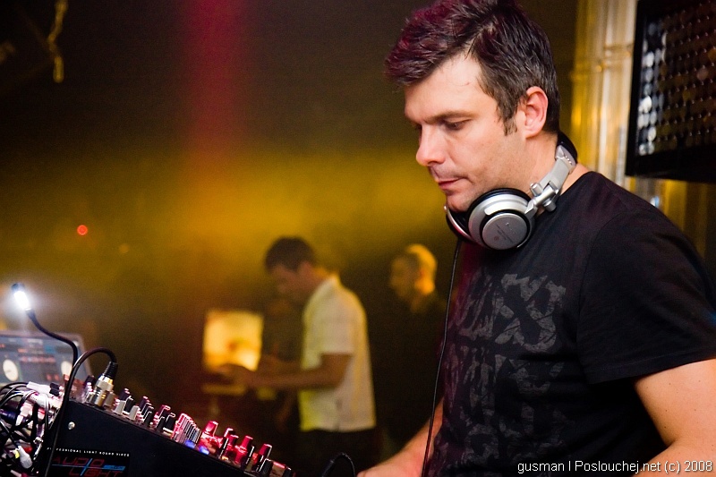 MECCA PRESENTS DARREN EMERSON  - Pátek 18. 4. 2008
