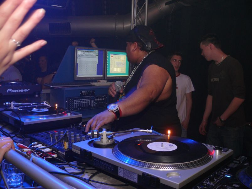 warmup creamfields - 18.4.08