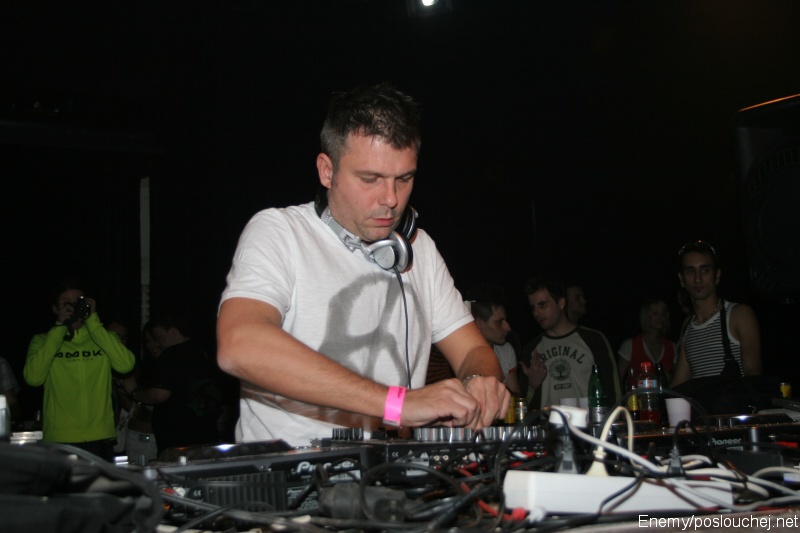 CYBERTRONIC - Pátek 25. 4. 2008