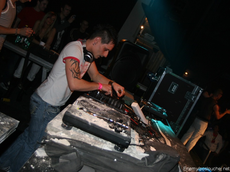 CYBERTRONIC - Pátek 25. 4. 2008