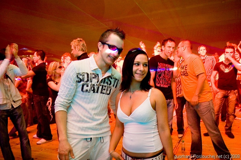 ELECTRONIC CONNECTION - Pátek 2. 5. 2008
