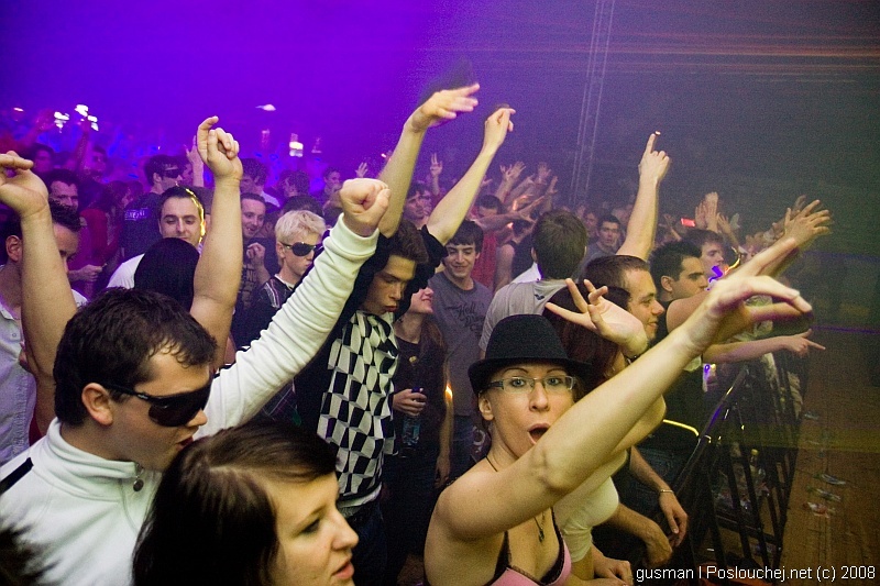 ELECTRONIC CONNECTION - Pátek 2. 5. 2008