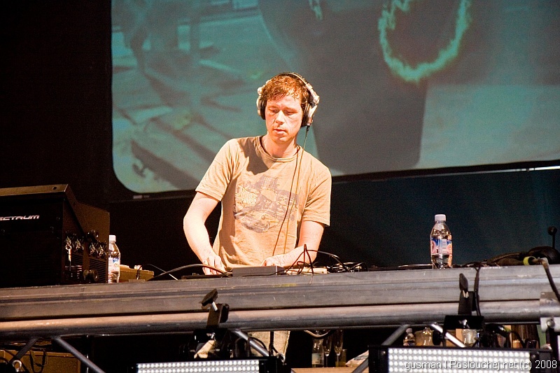 ELECTRONIC CONNECTION - Pátek 2. 5. 2008