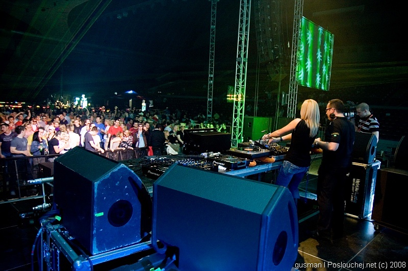 ELECTRONIC CONNECTION - Pátek 2. 5. 2008