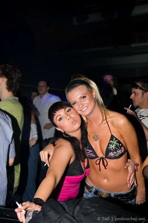 ELECTRONIC CONNECTION - Pátek 2. 5. 2008