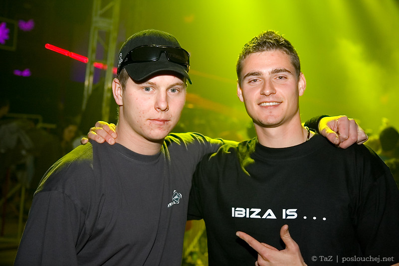 ELECTRONIC CONNECTION - Pátek 2. 5. 2008