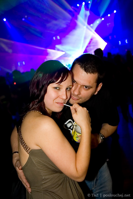 ELECTRONIC CONNECTION - Pátek 2. 5. 2008