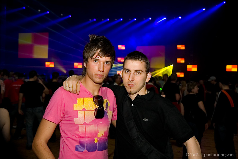 ELECTRONIC CONNECTION - Pátek 2. 5. 2008