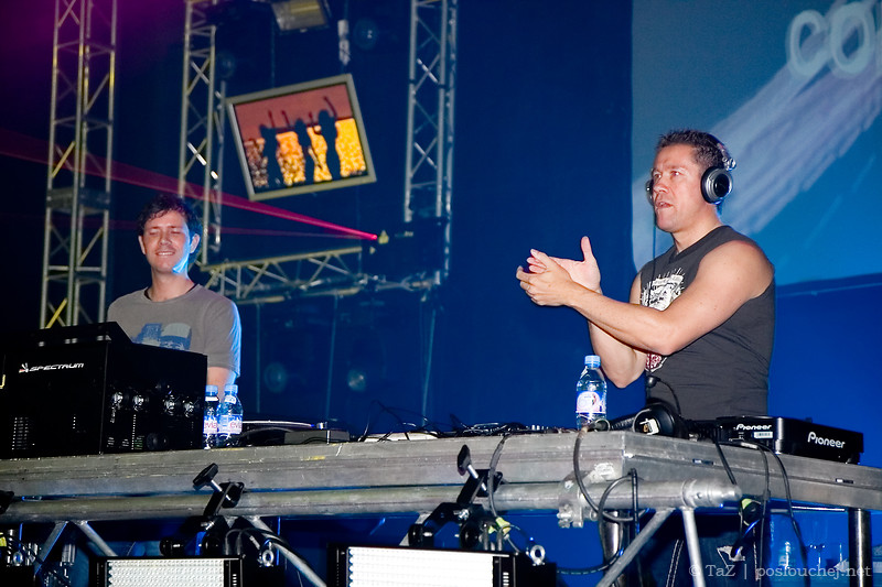 ELECTRONIC CONNECTION - Pátek 2. 5. 2008