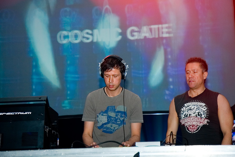 ELECTRONIC CONNECTION - Pátek 2. 5. 2008