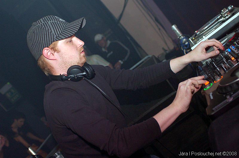 HUMAN TRAFFIX - DJ LOUTKA 41 - Pátek 9. 5. 2008