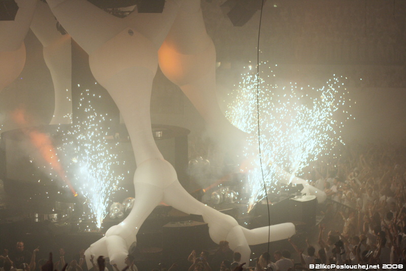 SENSATION WHITE - Sobota 31. 5. 2008