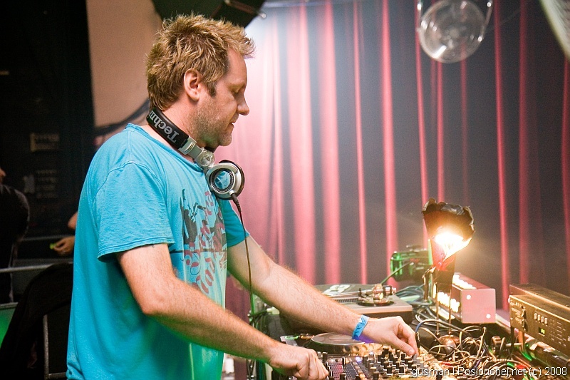 VIBE VS. SELECTRO – THE CLOSING PARTY - Pátek 13. 6. 2008
