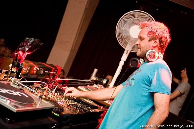 VIBE VS. SELECTRO – THE CLOSING PARTY - Pátek 13. 6. 2008