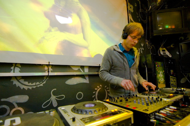 E-MOTION - Pátek 10. 10. 2008