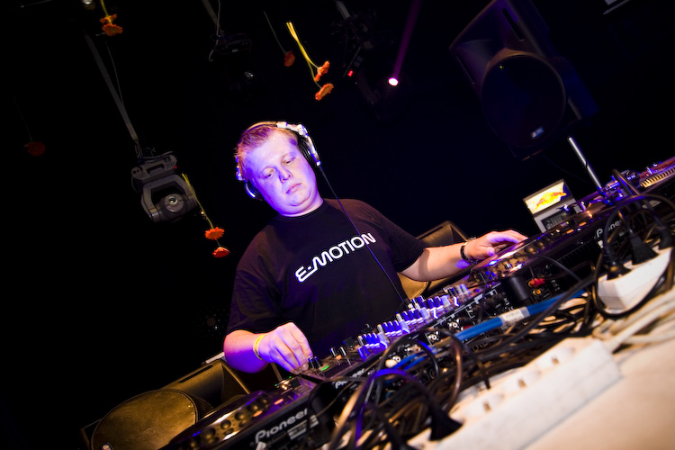 E-MOTION - Pátek 10. 10. 2008