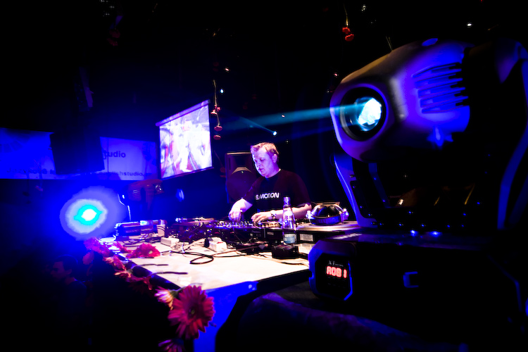 E-MOTION - Pátek 10. 10. 2008
