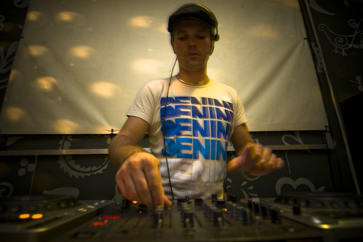 E-MOTION - Pátek 10. 10. 2008