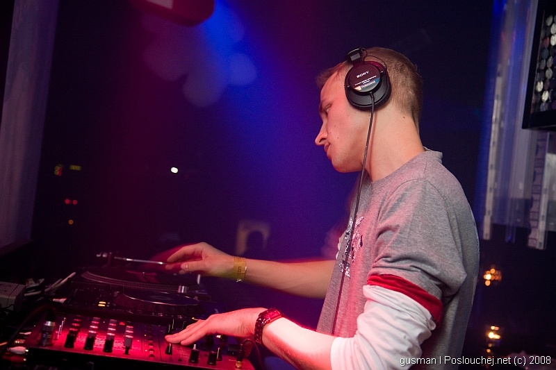 REHAB PRESENTS DJ SIMON.S - Pátek 10. 10. 2008