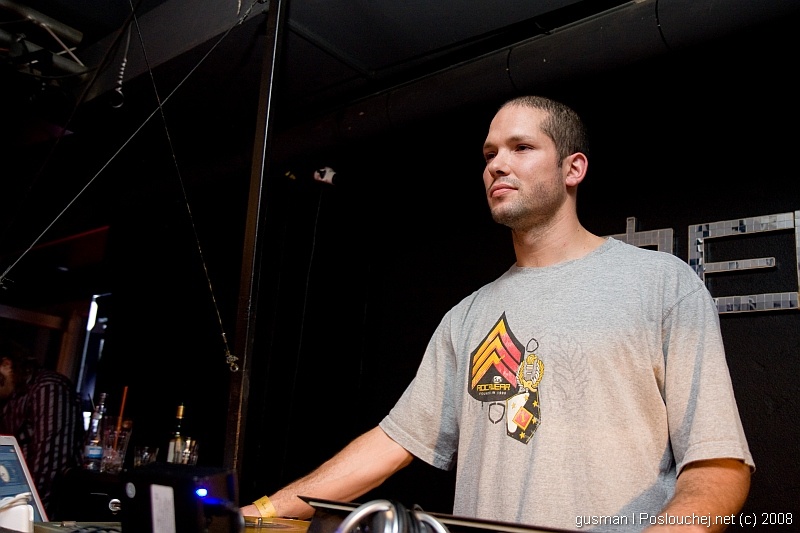 REHAB PRESENTS DJ SIMON.S - Pátek 10. 10. 2008