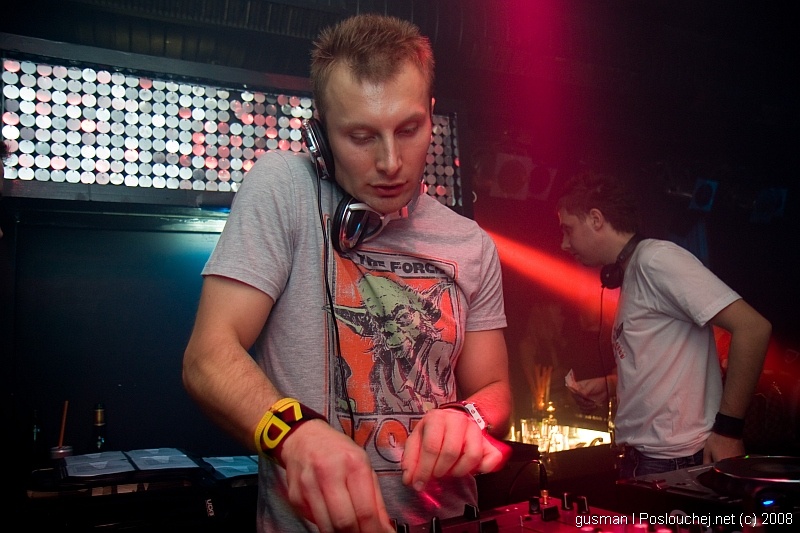 REHAB PRESENTS DJ SIMON.S - Pátek 10. 10. 2008