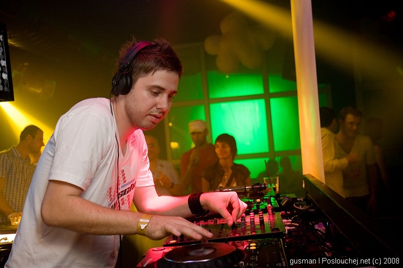 REHAB PRESENTS DJ SIMON.S - Pátek 10. 10. 2008